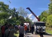 Polsubsektor Tubo Amankan Laka Tunggal di Tubo Sendana, Toyota Avanza Terperosok ke Tebing Pinggir Laut