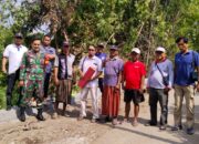 Babinsa Koramil Rembang Monitoring Pelebaran Jalan Desa
