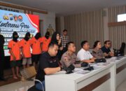 Polrestabes Surabaya Amankan Lima Orang Preman Mengaku Ormas yang Kuasai Lahan Kosong Milik Warga