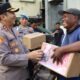 Hari Bhayangkara ke -79 Polres Pelabuhan Tanjungperak Gelar Baksos, Puluhan Pengemudi Bentor dan Kuli Panggul Full Senyum