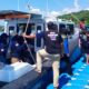 Satpolair Polresta Mamuju Fasilitasi Transportasi Peserta KKN UGM untuk Aksi Tanam Mangrove di Pulau Karampuang