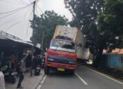 Truk Kontainer Jeblos di Ciracas, Jalanan Lumpuh, Kota Terkunci