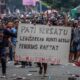 Ribuan Pengunjuk Rasa Didepan Kantor Bupati Pati Memanas Dan Ricuh 
