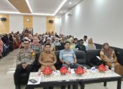 Personel Polsek Banggae Hadiri Sosialisasi Disiplin Positif dan Silaturahmi Bersama Orang Tua Siswa SMP Negeri 2 Majene
