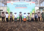 Dukung Swasembada Pangan, Polres Pasuruan Tanam Jagung Serentak Bersama Santri Ponpes Sabilunnajah