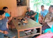 Patroli Sambang, Polsek banggae Ajak Warga Buttu Samang Jaga Kamtibmas dan Kibarkan Bendera Jelang HUT RI ke-80