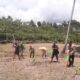 Bhabinkamtibmas Polsek Pasangkayu Giat di Hari Libur, Tanam Jagung Demi Ketahanan Pangan Desa
