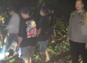 Respon Cepat Bhabinkamtibmas Saletto Tangani Tanah Longsor di Jalan Poros Mamuju – Majene