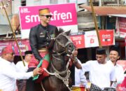 Kapolres Majene Bersama Ketua Bhayangkari Ikut Meriahkan Kirab Budaya Hari Jadi Majene ke-480