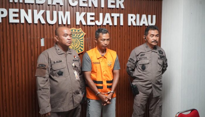 Kejati Riau Berhasil Tangkap Buronan Kasus Korupsi Dana Desa di Rokan Hilir