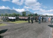 Bupati Hery Nabit Tabur Bunga Di TMP Lalong Tana Manggarai.