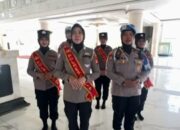 Jum’at Religi, Polwan Polres Gowa Gelar Aksi Bersih-Bersih di Masjid Agung Syekh Yusuf