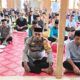 Pererat Tali Silaturrahmi, Bhabinkamtibmas Malunda Hadiri Peringatan Maulid Nabi di Masjid Baitul Mukminin