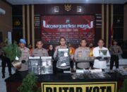 Operasi Tumpas Narkoba Polres Blitar Kota Amankan 9 Tersangka 1 Diantaranya Pemilik Lahan Ganja