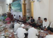 Pupuk Silaturrahmi, Bhabinkamtibmas Polsek Banggae Hadiri Peringatan Maulid Nabi di Masjid Jami Darul Maruf Baruga