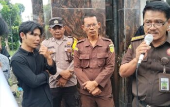 Demo PERMAK Lanjut Ke Kantor Gubsu: Bobby Nasution Diminta Copot Kadis Kesehatan Faisal Hasrimy