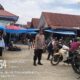 Personel Polsek Mambi Laksanakan Pengamanan di Pasar Mambi