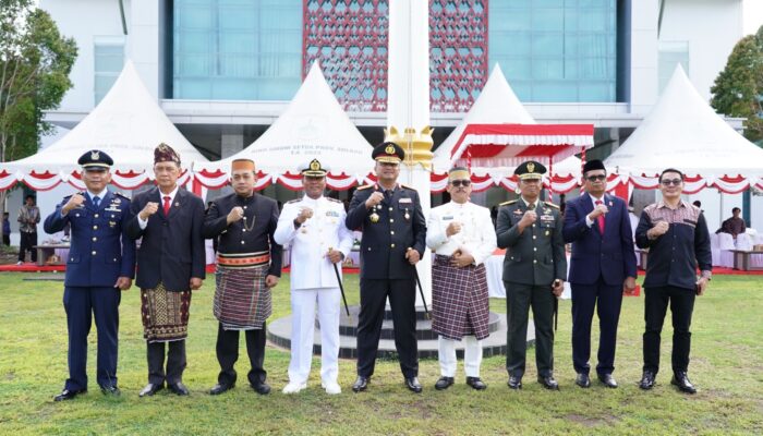 Kapolda Sulbar Semarakkan Upacara Peringatan Hari Sumpah Pemuda ke-97 di Kantor Gubernur