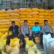 Personel Polres Mamasa Dampingi Petani Jual Hasil Panen Jagung ke Bulog Polman
