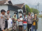 Polsek Beji dan Pemdes Kedungringin Salurkan Bantuan Sosial untuk Warga Terdampak Banjir