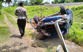 Unit Laka Polres Pasuruan Bergerak Cepat Tangani Tabrakan Mobil–Kereta di Beji, Empat Meninggal Dunia