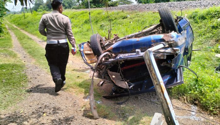 Unit Laka Polres Pasuruan Bergerak Cepat Tangani Tabrakan Mobil–Kereta di Beji, Empat Meninggal Dunia
