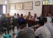 Bhabinkamtibmas Polsek Urban Wononomulyo Polres Polman Hadiri Musyawarah Desa Arjosari, LPJ BUMDes Mugi Sejahtera Tahun 2025