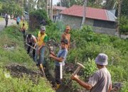 Bhabinkamtibmas Polsek Bambalamotu Bersama Warga Gelar Kerja Bakti, Wujudkan Lingkungan Bersih Sambut Ramadhan