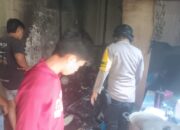 Sigap, Personel Polsek Baras Datangi TKP Kebakaran Rumah di Dusun Burangge