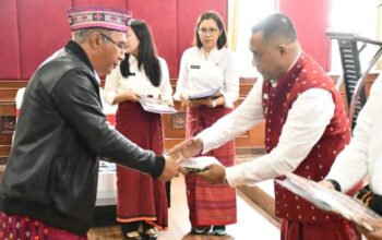 Bupati Manggarai Serahkan 52 DPA TA 2026 Lebih Cepat.