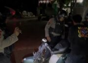 Hadir di Tengah Masyarakat, Turjawali Samapta Polres Gowa Gelar Patroli Dialogis Malam Hari