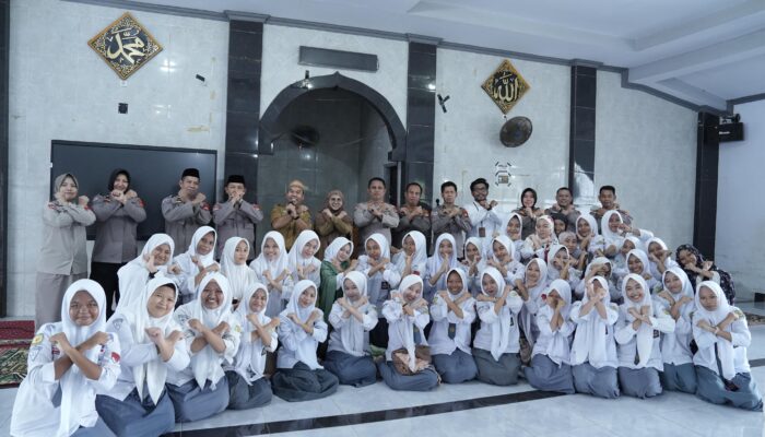 Cegah Bullying Sejak Dini, Satbinmas Polres Gowa Edukasi Pelajar SMA Negeri 19 Gowa