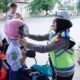 Sat Lantas Polres Pasangkayu Bagikan Helm SNI dan Himbau Tertib Lalu Lintas dalam Operasi Keselamatan Marano 2026