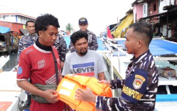 Belajar Dari Duka Ledakan Kapal Nelayan Paotere, TNI AL Kodaeral VI Sosialisasikan Keselamatan Berlayar untuk Selamatkan Nelayan