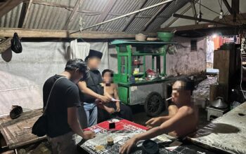 Polres Pasuruan Kota tangkap Pria 59 Tahun Saat Main Togel Online di Warung Kopi Karang Sentul