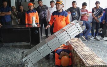 TRC BPBD Sulawesi Barat Gelar Simulasi Gempa Bumi di Kantor TVRI Sulbar