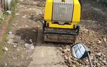 Masyarakat Peduli Jalan Lingkungan RW 04 Desa Sukasirna Cibadak Perbaikan Jalan Cigadog –Leuweung Datar Sepanjang 500 Meter