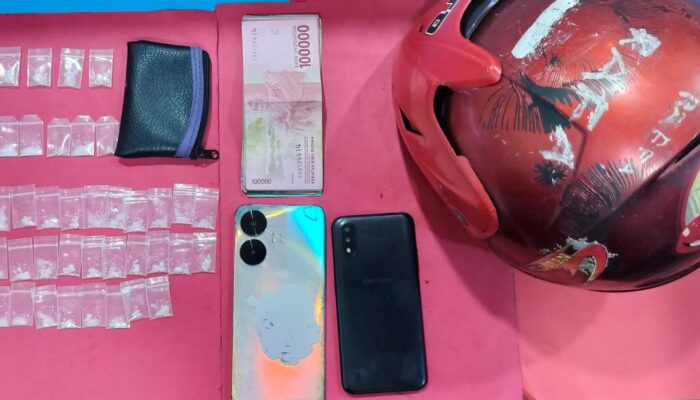 Polres Pelabuhan Tanjungperak Amankan Tiga Terduga Pengedar Narkoba di Sawah Pulo
