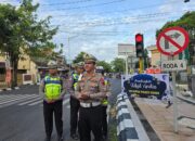 Humanis Polisi Tuai Pujian Warga, Kasat Lantas Kudus Berbagi Ratusan Takjil