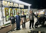 Polsek Sendana Hadir di Tengah Jamaah, Pengamanan Sholat Tarawih Beri Rasa Aman Warga Lakkading