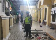 Hadir di Tengah Jamaah, Personel Polres Gowa Amankan Salat Tarawih di Sejumlah Masjid