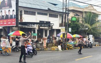 Jelang Berbuka Puasa, Samapta Polres Majene Siaga di Pusat Keramaian Beri Rasa Aman Warga