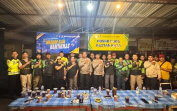 Polres Blitar Kota Gelar Sahur Bersama Komunitas Ojol