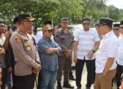 Kapolres Pasangkayu Dampingi Gubernur Sulbar Tinjau Peningkatan Jalan Akses Pelabuhan, Dirangkaikan Safari Ramadhan