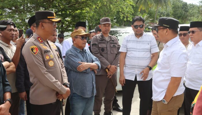 Kapolres Pasangkayu Dampingi Gubernur Sulbar Tinjau Peningkatan Jalan Akses Pelabuhan, Dirangkaikan Safari Ramadhan