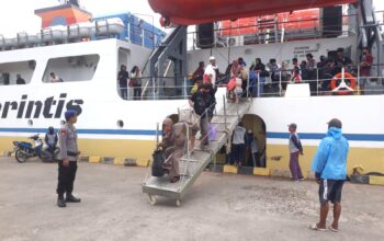 Kedatangan KM Sabuk Nusantara 93 dari Kotabaru Dikawal Ketat Sat Polair Majene