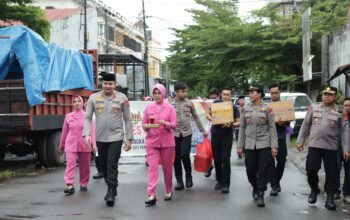Berbagi di Bulan Suci, Kapolres Gowa dan Bhayangkari Hadir Lebih Dekat dengan Masyarakat
