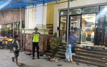 Satlantas Polres Mamasa Amankan Salat Tarawih, 250 Jemaah Masjid Nurul Yaqin Beribadah dengan Khusyuk
