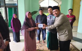 Mendorong Kemandirian, BKPRMI Sulsel Bagikan Modal Usaha untuk Guru TPA