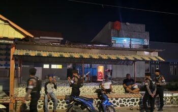 Hadirkan Rasa Aman di Bulan Ramadhan, Samapta Polres Majene Sasar Kerumunan Warga Saat Patroli